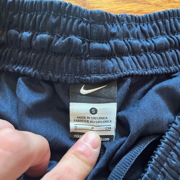 nikes shorts‎ - Picture 2 of 2